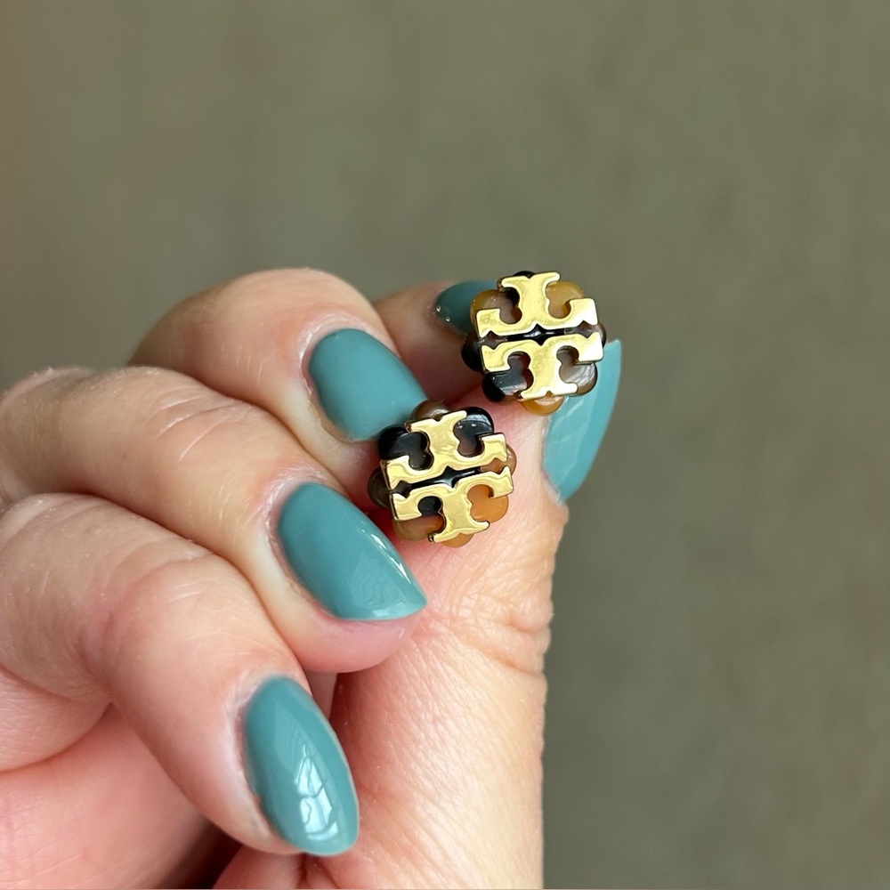 Tory Burch Signature Logo Flower Resin Stud Earrings